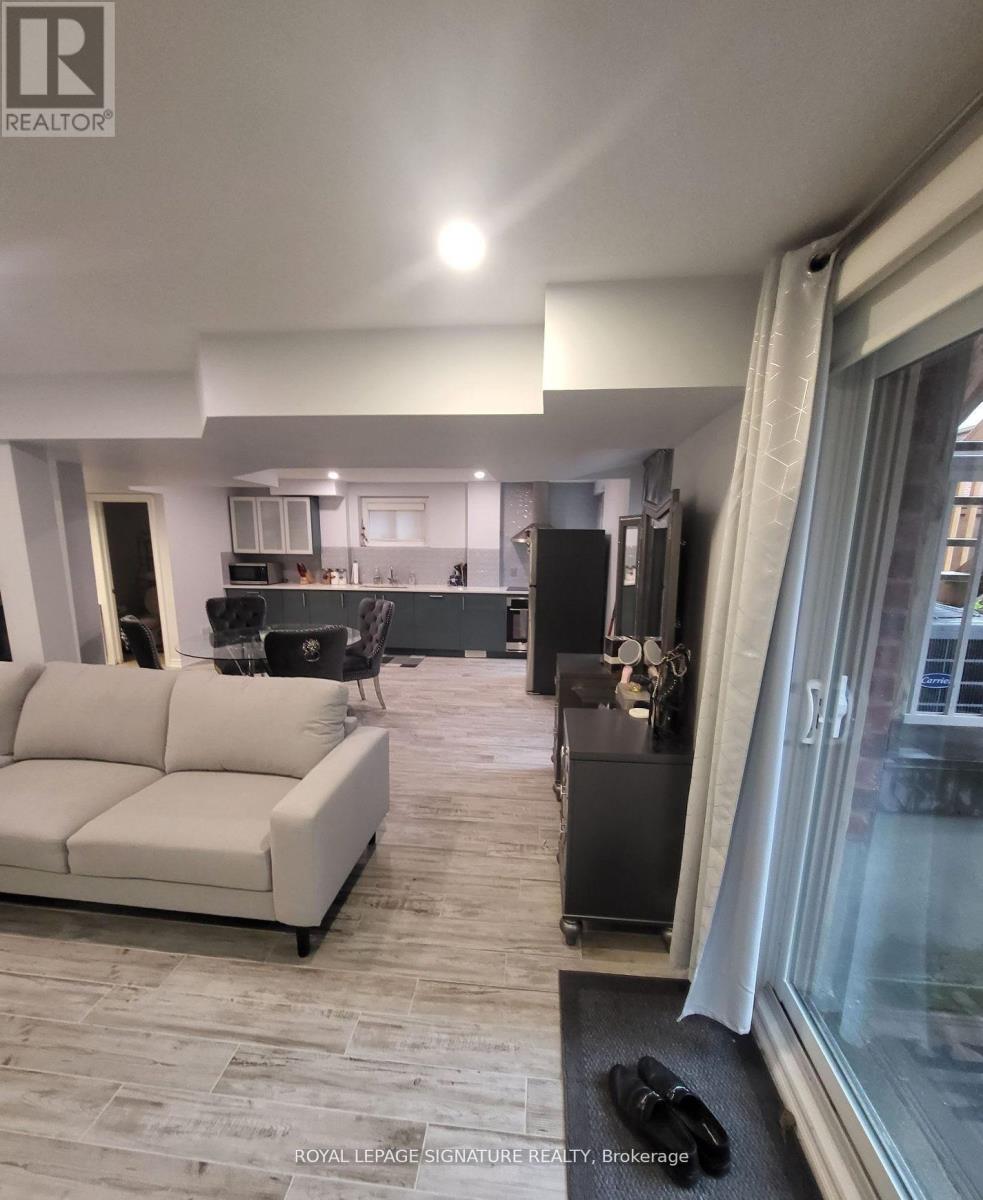 Photo 5 of Studio 24 Homerton Avenue, Richmond Hill ON