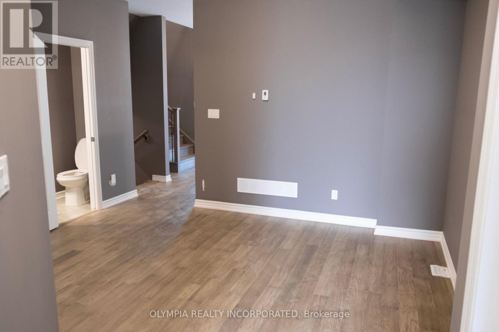 Photo 2 of 99 Louise Street, Welland ON