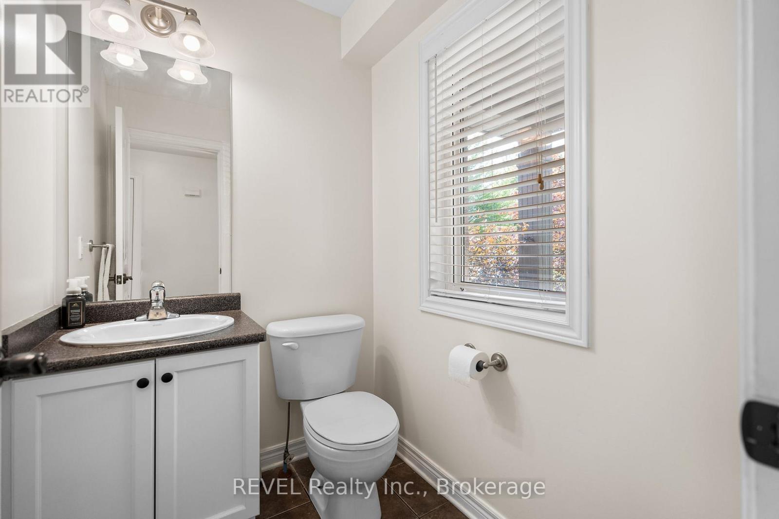 Photo 7 of 99 Loretta Drive, Niagaraonthelake ON