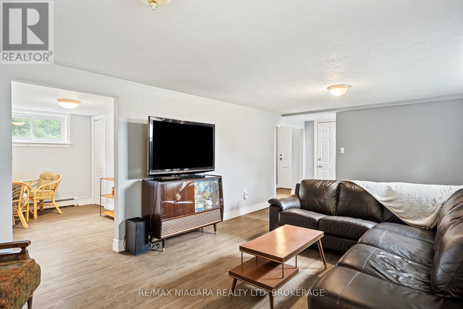 Photo 4 of 594 Doans Ridge Road, Welland ON