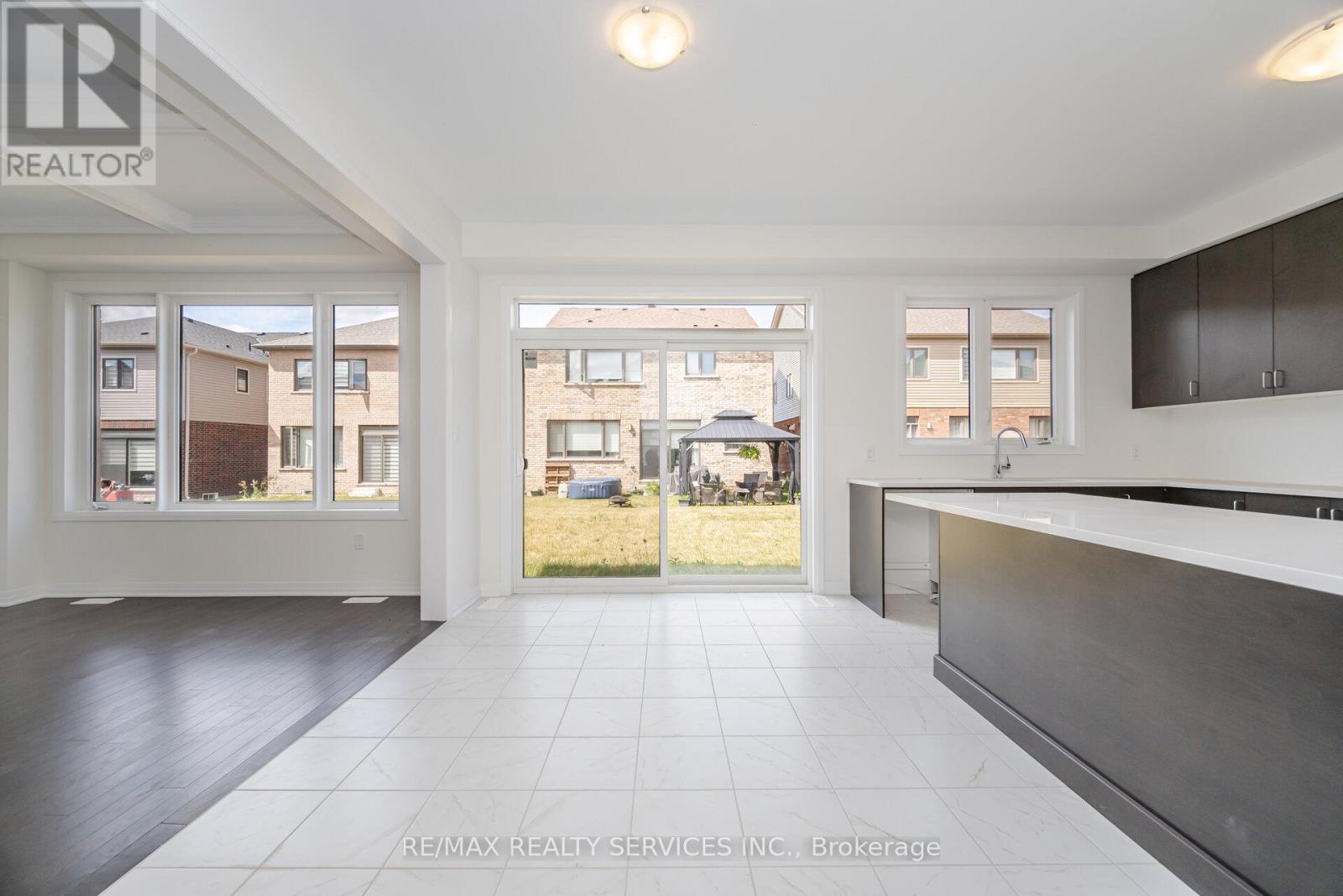 Photo 14 of 66 Prince Philip Boulevard, North Dumfries ON