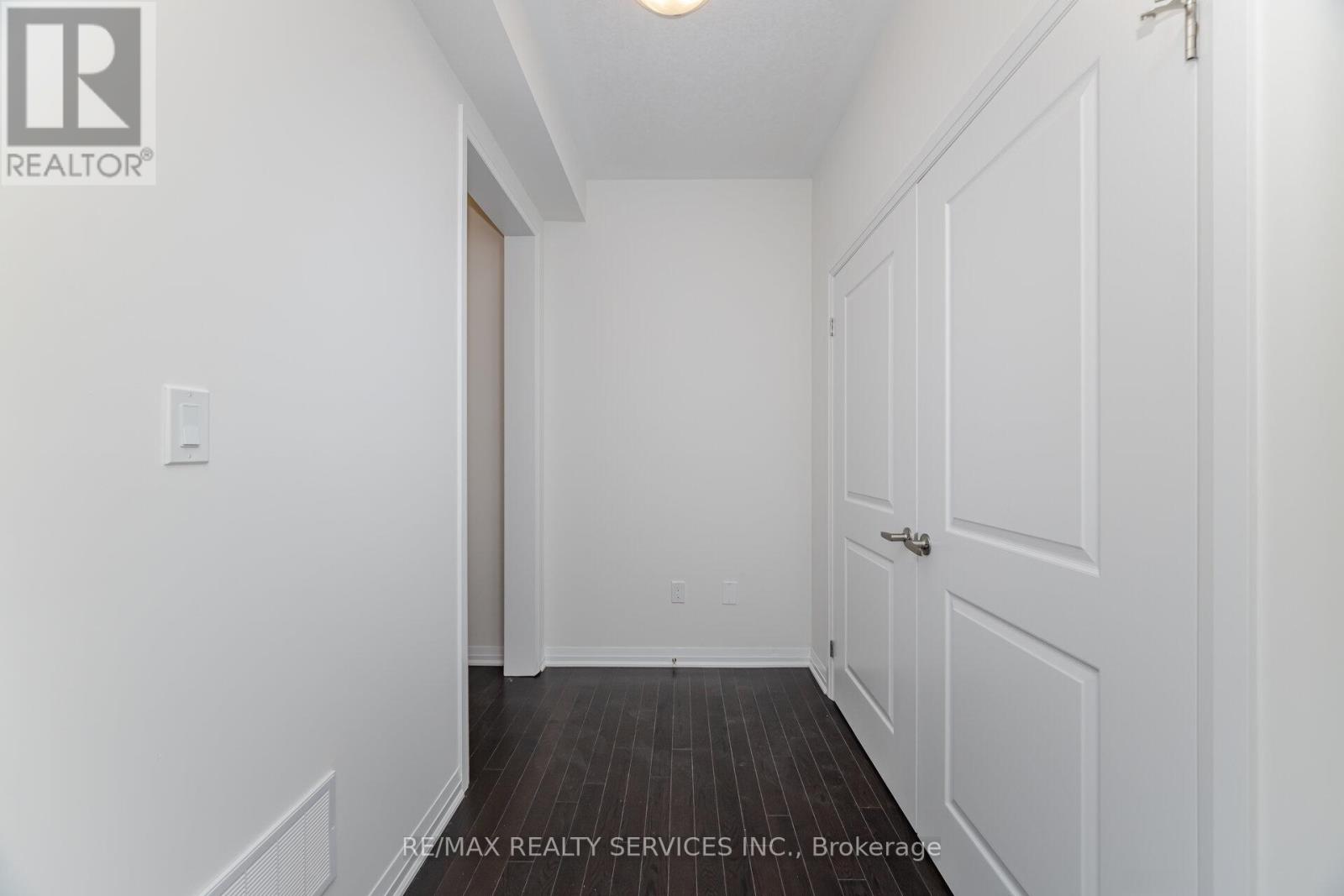 Photo 20 of 66 Prince Philip Boulevard, North Dumfries ON