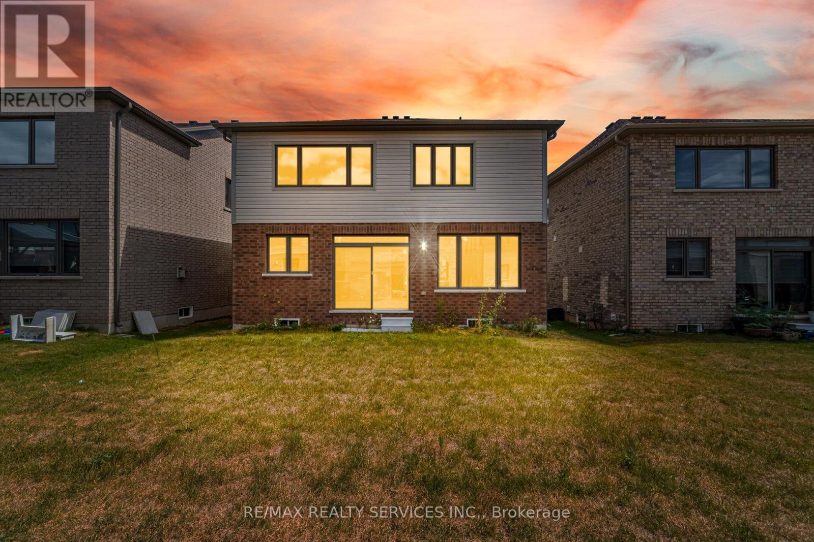 Photo 50 of 66 Prince Philip Boulevard, North Dumfries ON