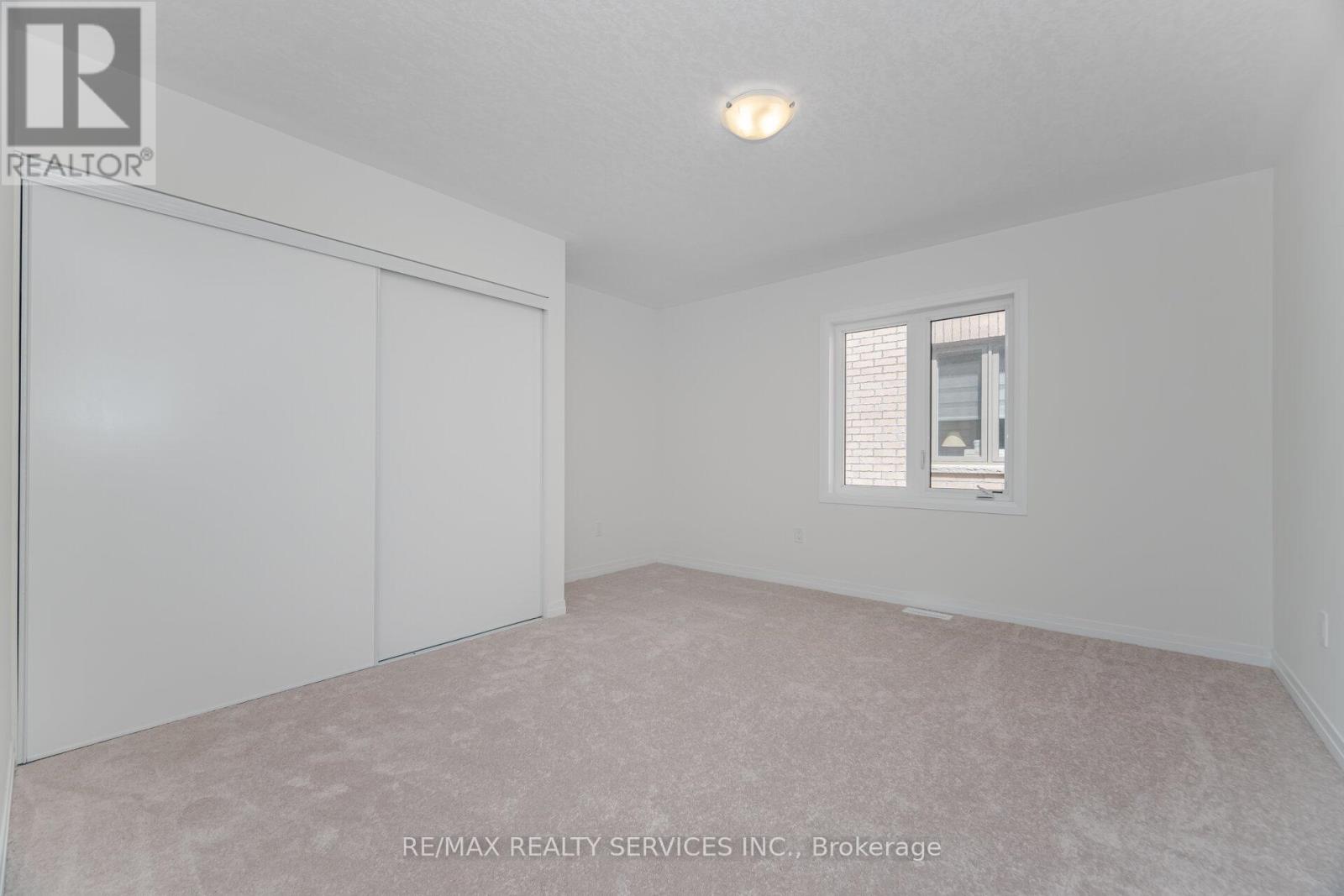 Photo 44 of 66 Prince Philip Boulevard, North Dumfries ON
