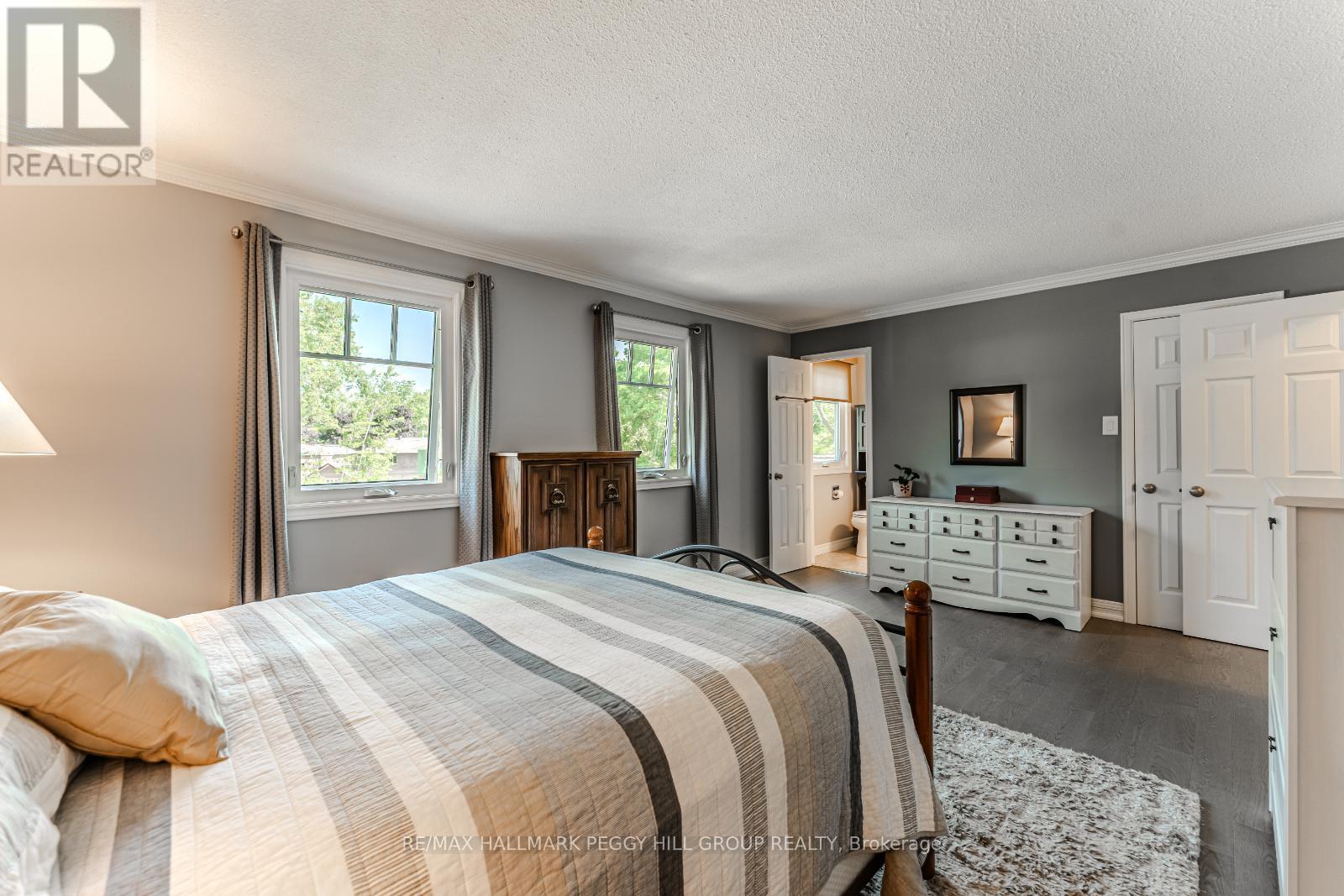Photo 12 of 19 Oakridge Drive, Barrie ON