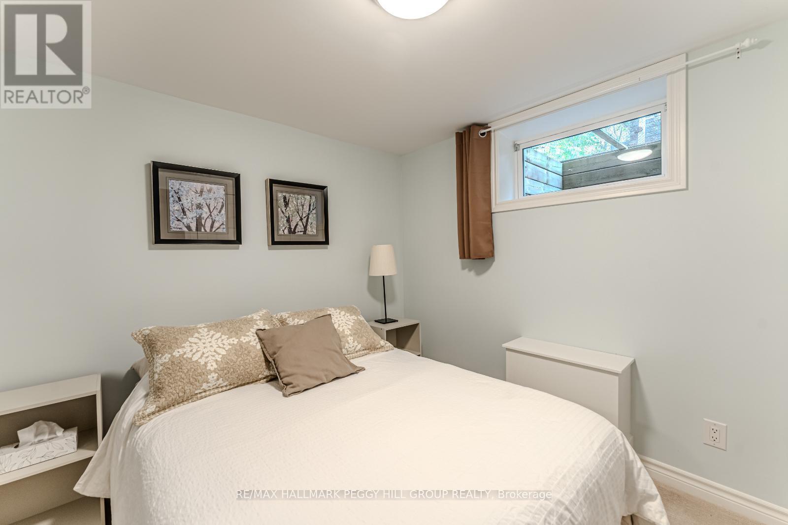 Photo 18 of 19 Oakridge Drive, Barrie ON