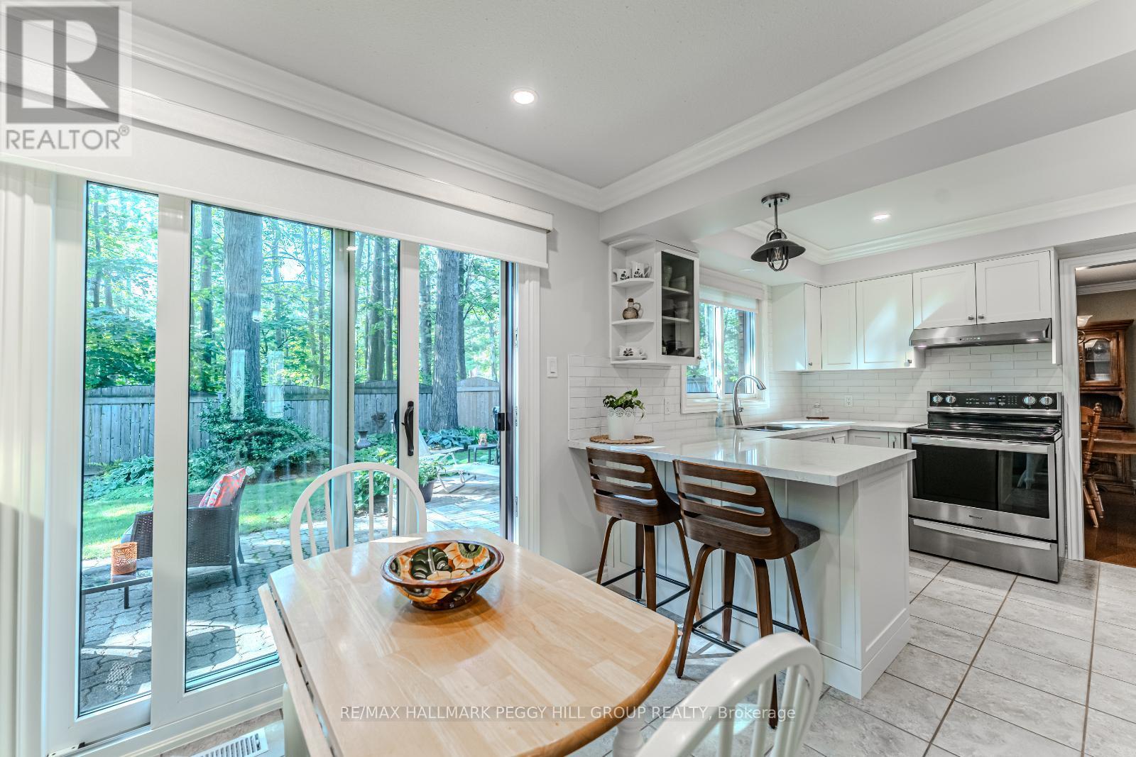 Photo 4 of 19 Oakridge Drive, Barrie ON