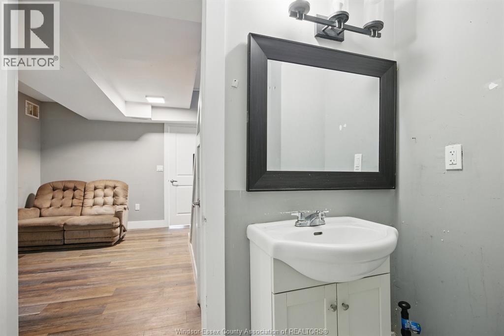 Photo 14 of 2226 Janette Avenue, Windsor ON