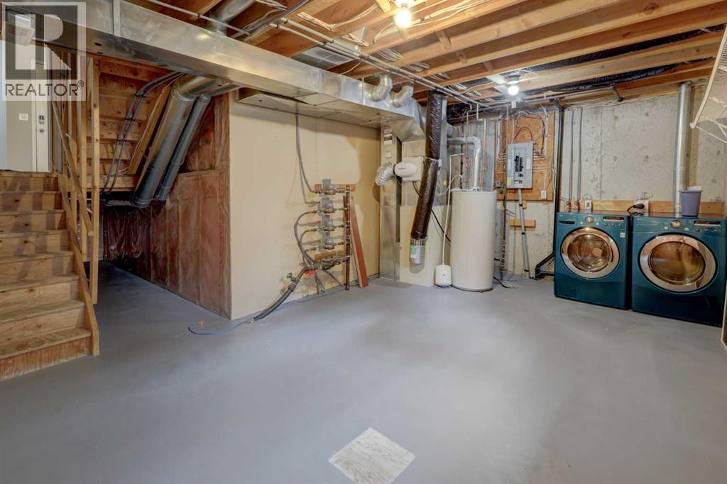 Single Family House for Sale in  Kingsland Villas SW Kingsland Calgary 
