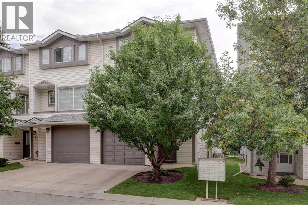 Single Family House for Sale in  Kingsland Villas SW Kingsland Calgary 