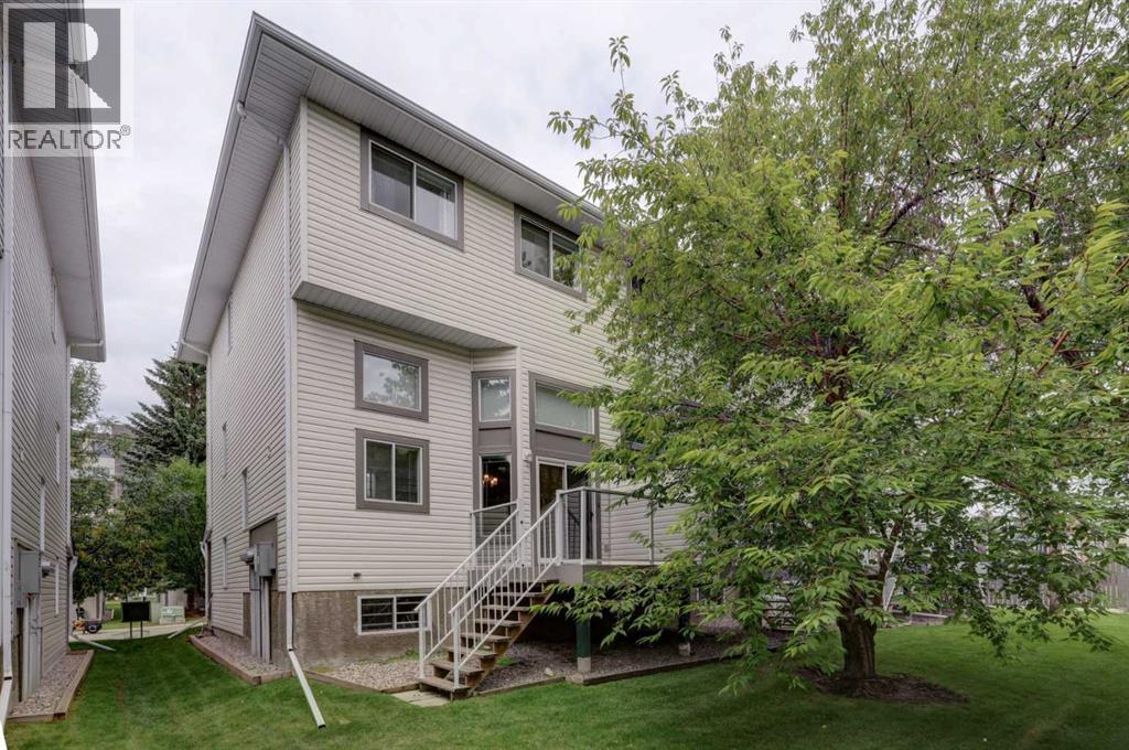 Single Family House for Sale in  Kingsland Villas SW Kingsland Calgary 