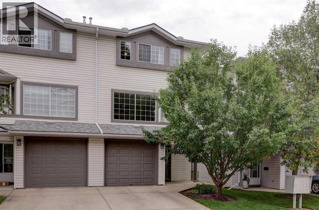 Single Family House for Sale in  Kingsland Villas SW Kingsland Calgary 