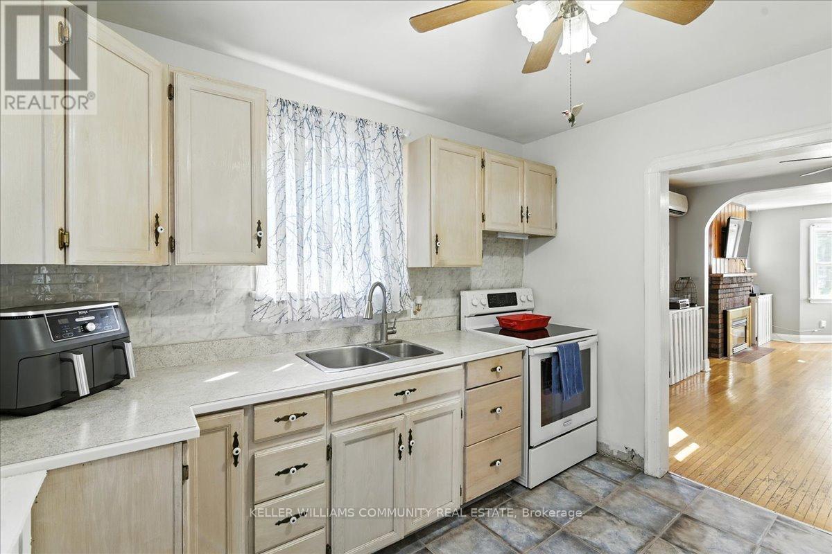 Photo 23 of 144 University Avenue E, Cobourg ON