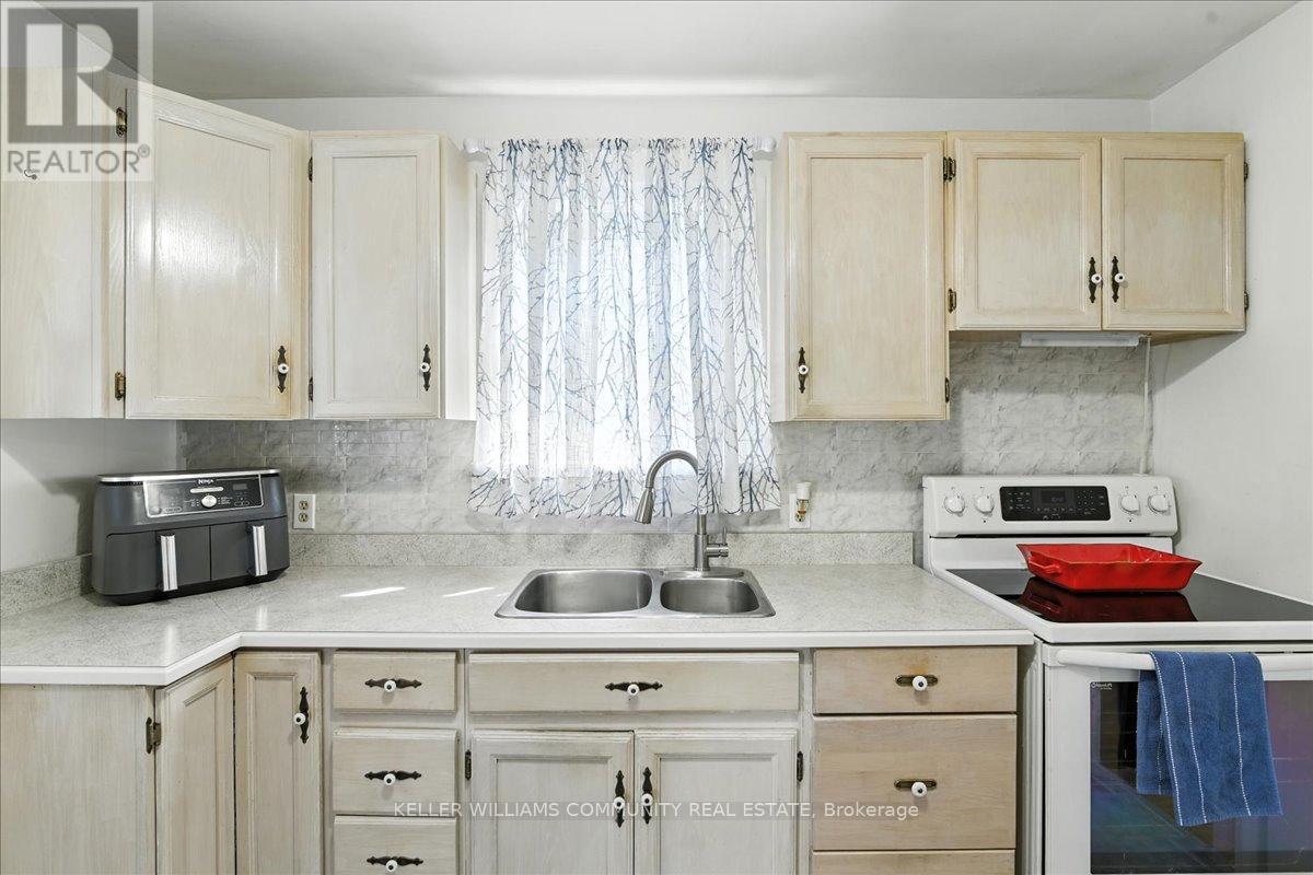 Photo 25 of 144 University Avenue E, Cobourg ON