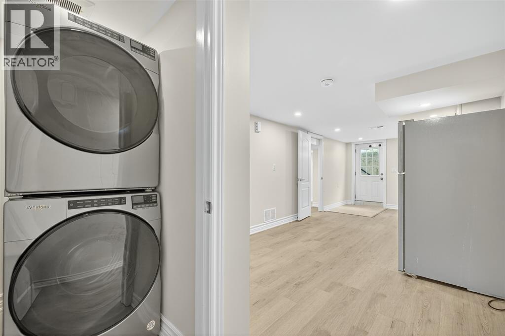 Photo 32 of 330 Somerset Crescent, Sarnia ON