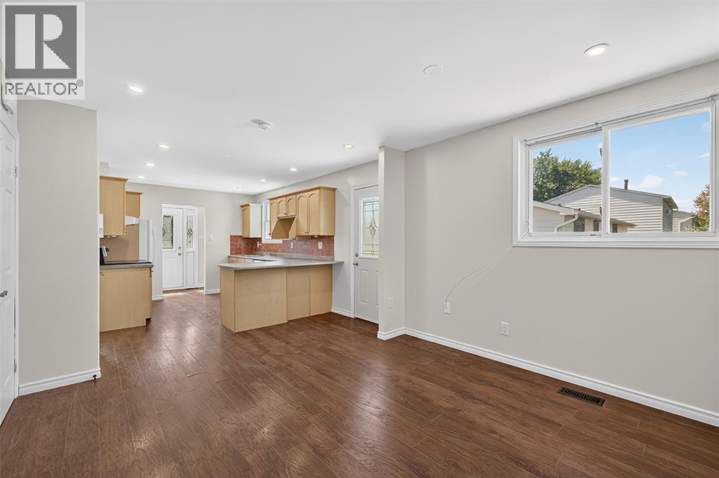 Photo 26 of 330 Somerset Crescent, Sarnia ON