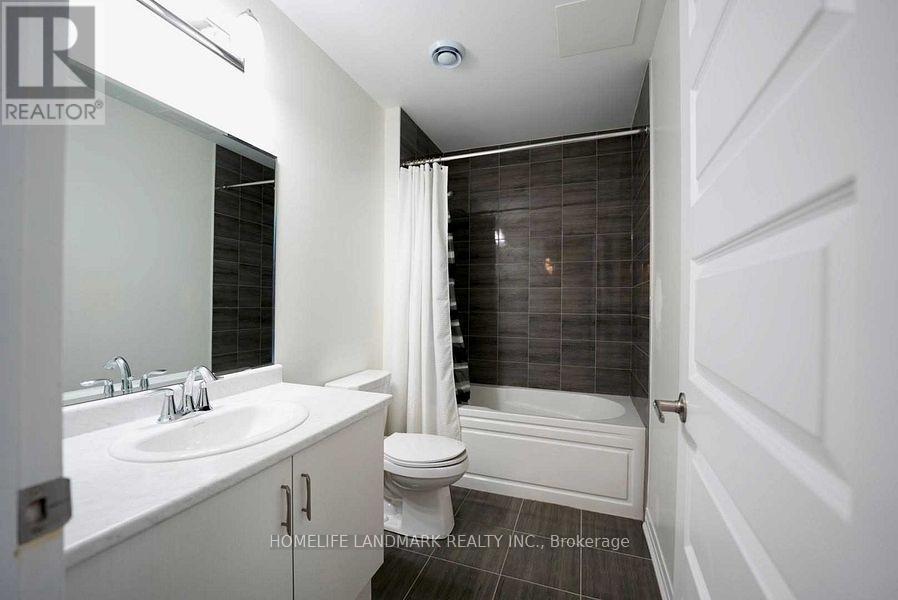 Photo 10 of 105 128 Grovewood Common Circle, Oakville ON