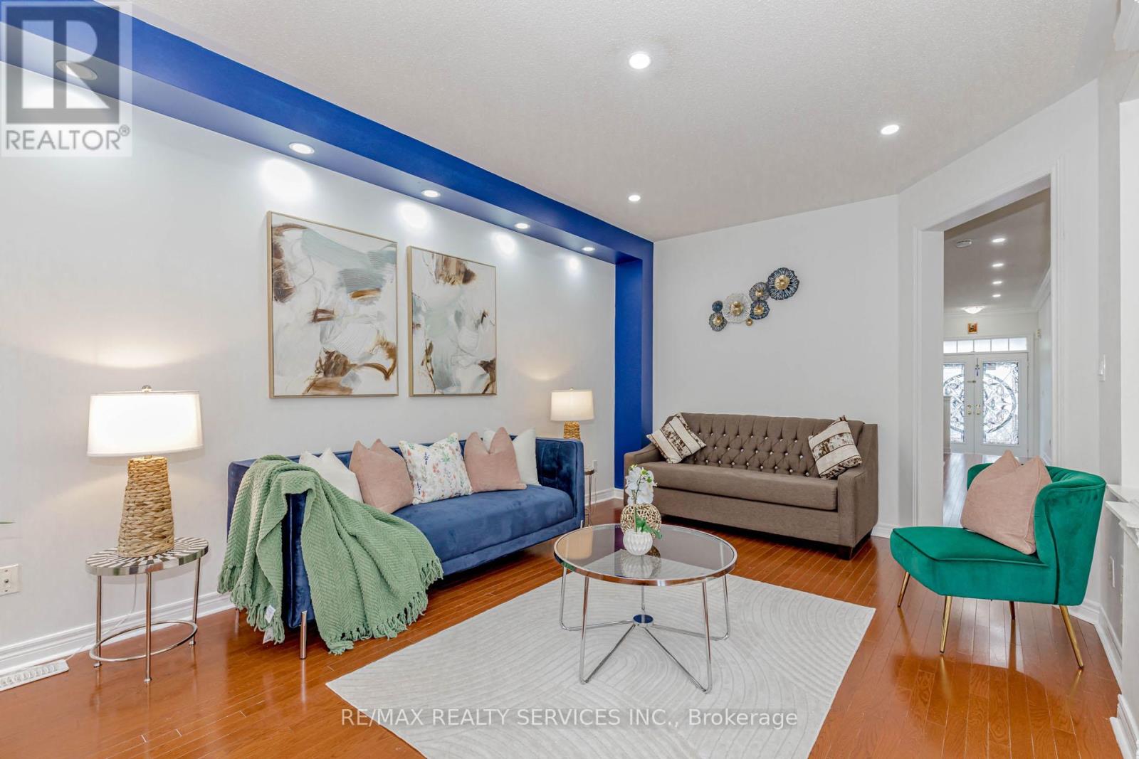 Photo 11 of 10 Cedarsprings Way, Brampton ON