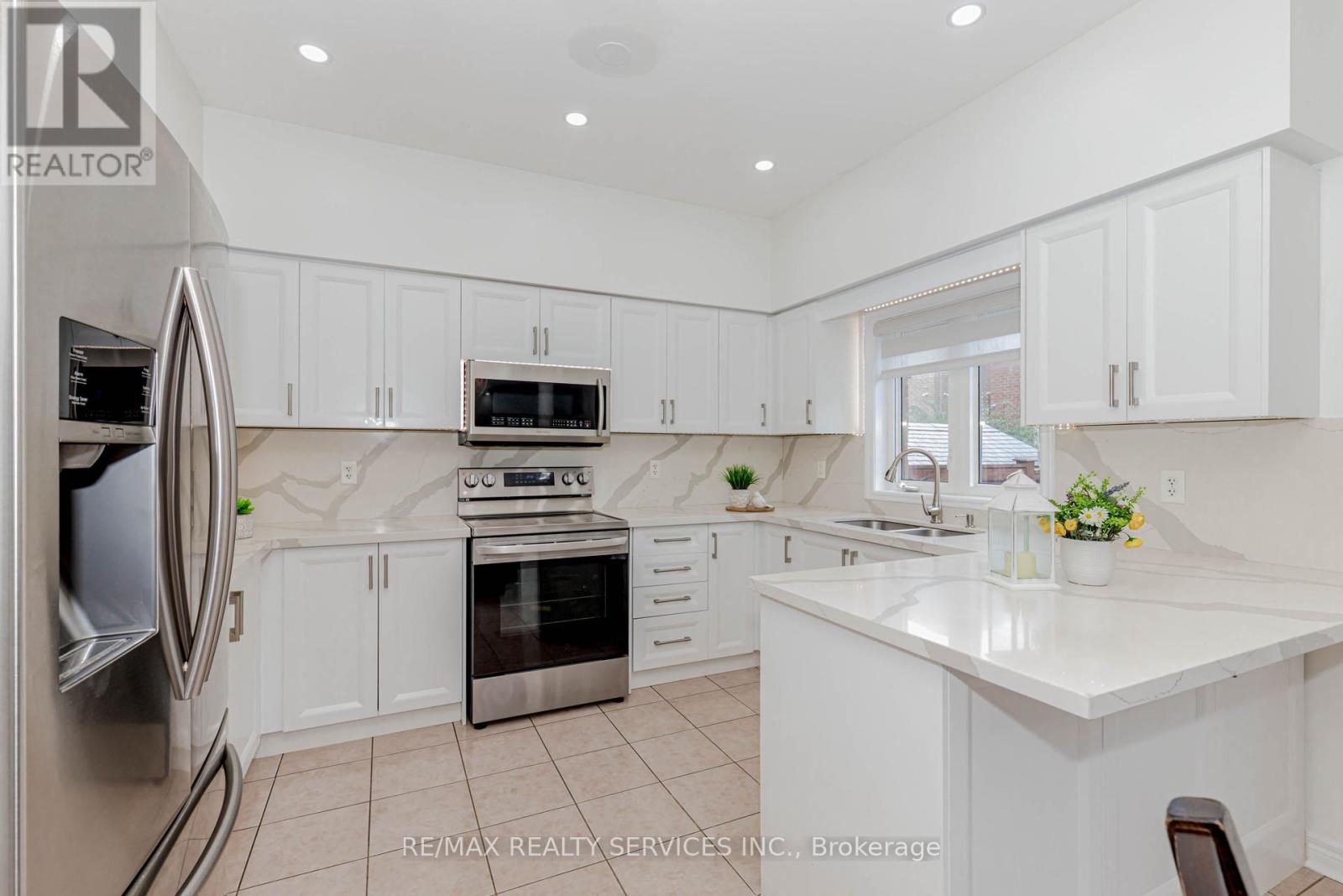 Photo 15 of 10 Cedarsprings Way, Brampton ON