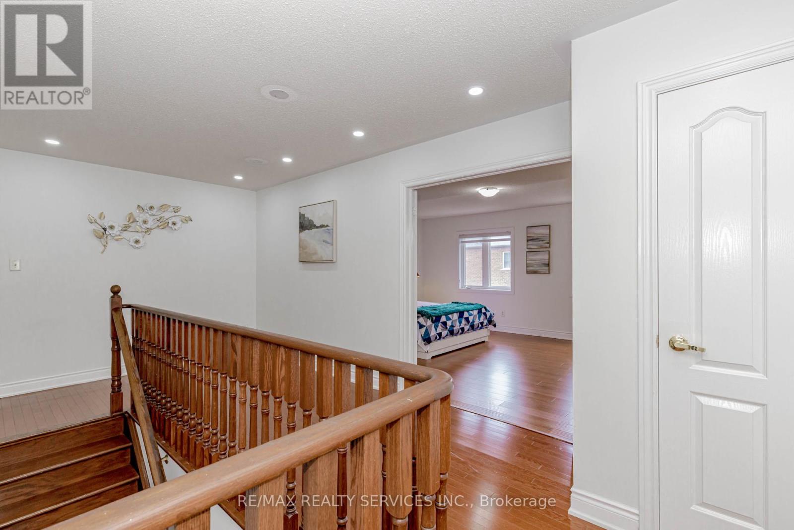 Photo 22 of 10 Cedarsprings Way, Brampton ON