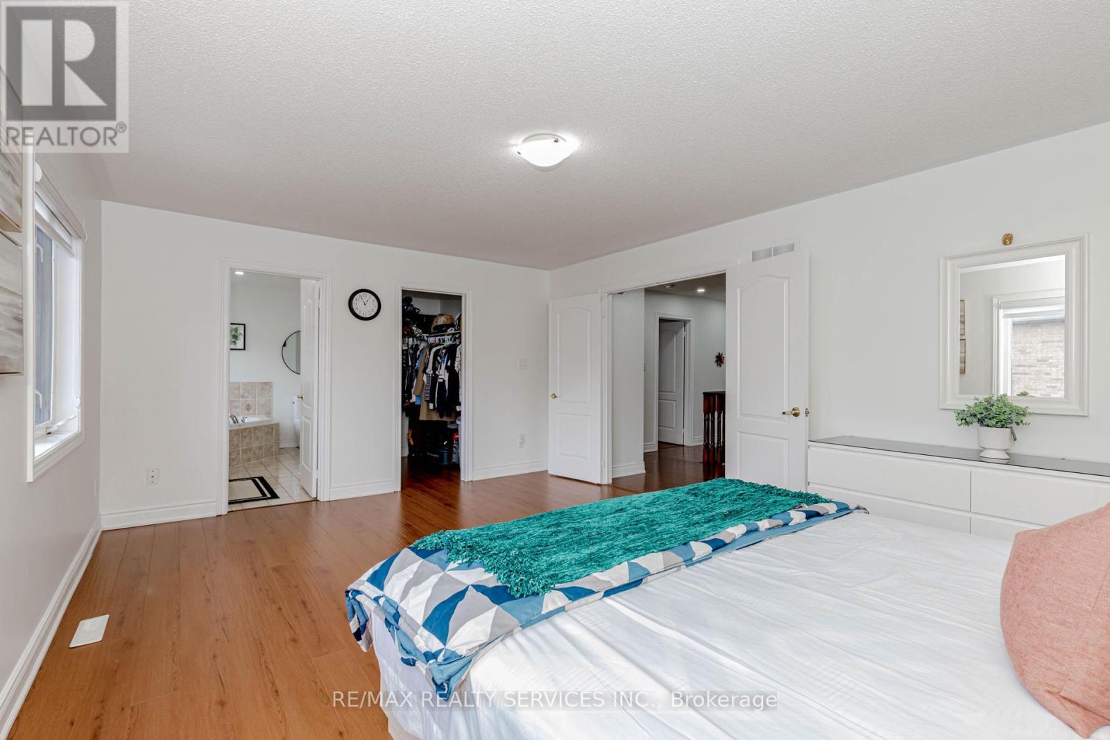Photo 24 of 10 Cedarsprings Way, Brampton ON