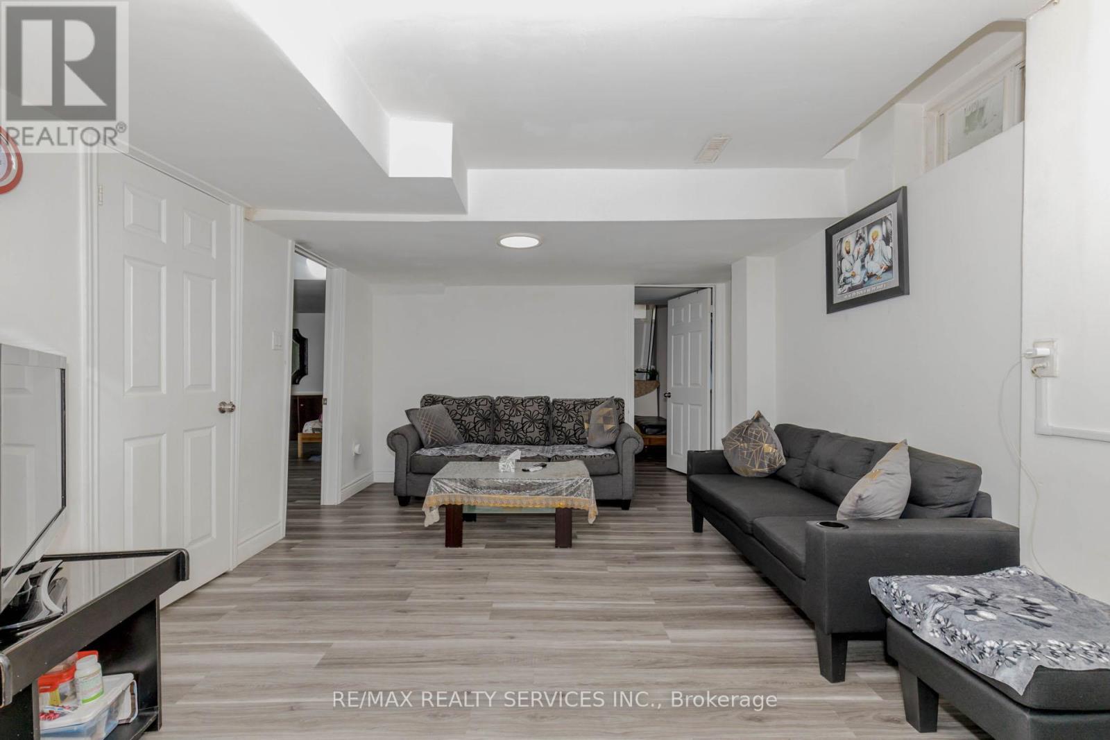 Photo 43 of 10 Cedarsprings Way, Brampton ON