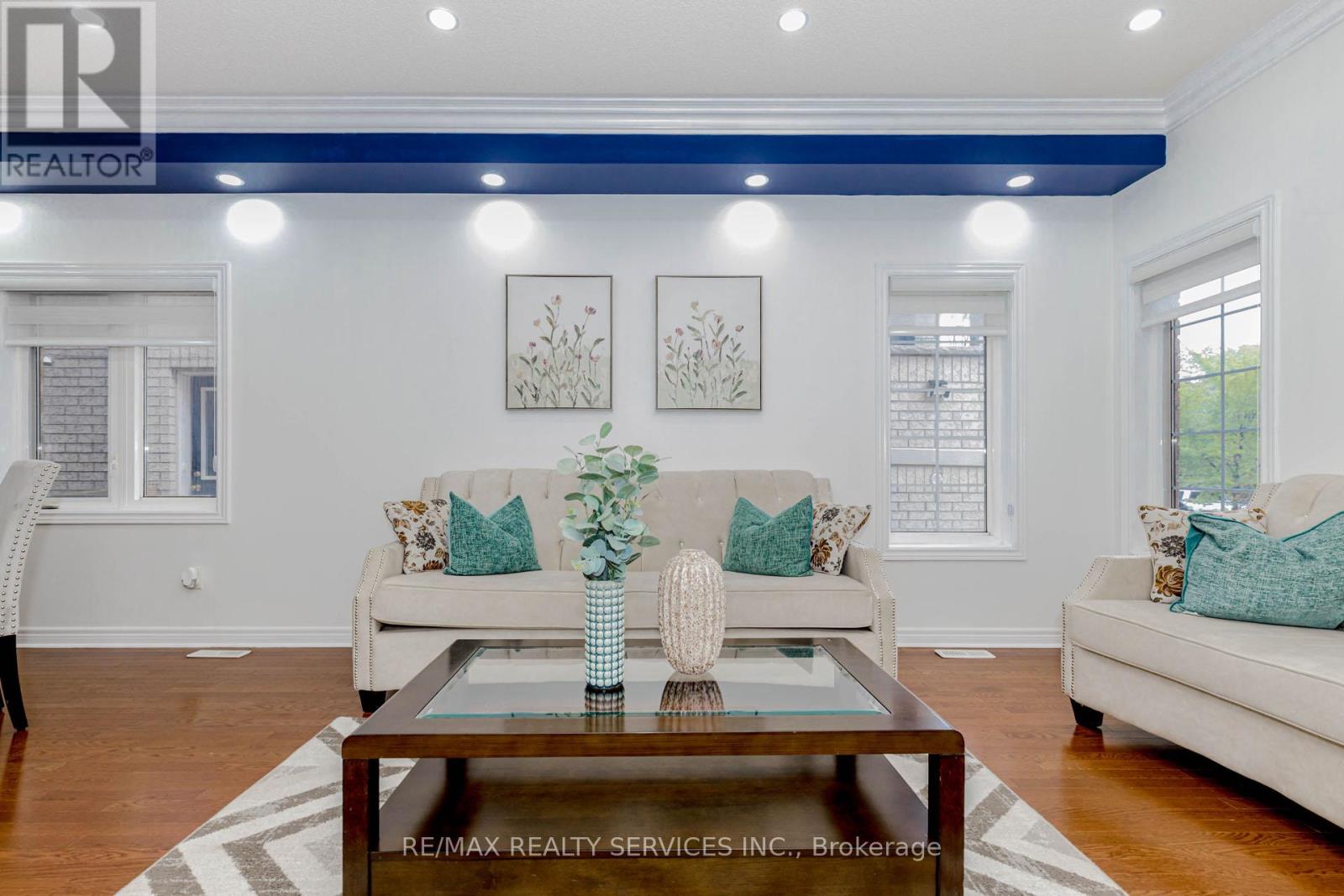 Photo 7 of 10 Cedarsprings Way, Brampton ON