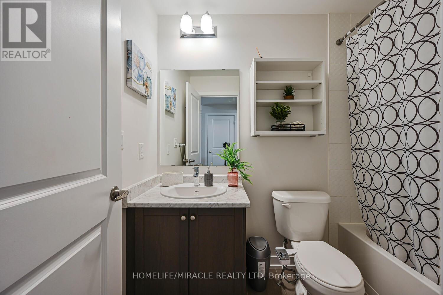 Photo 33 of 114 256 Royal York Road, Toronto ON