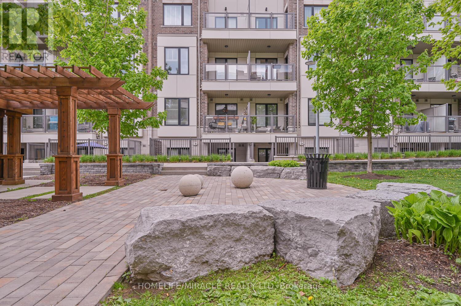 Photo 35 of 114 256 Royal York Road, Toronto ON