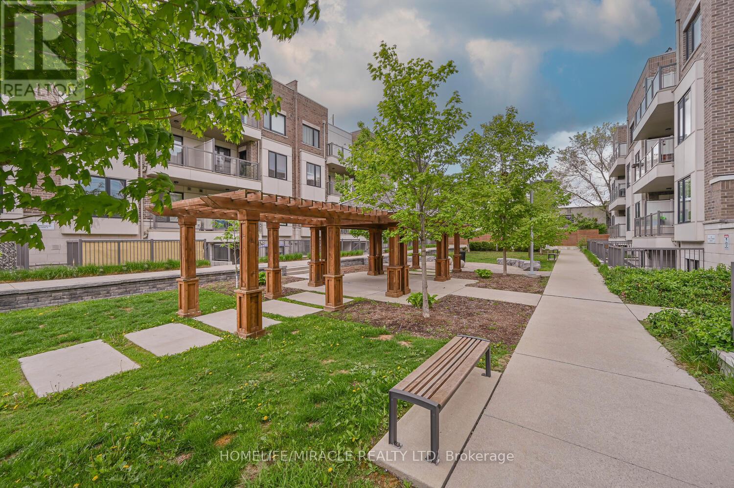 Photo 36 of 114 256 Royal York Road, Toronto ON