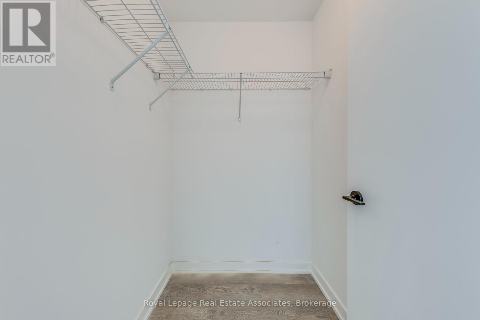 Photo 27 of 806 220 Missinnihe Way, Mississauga ON