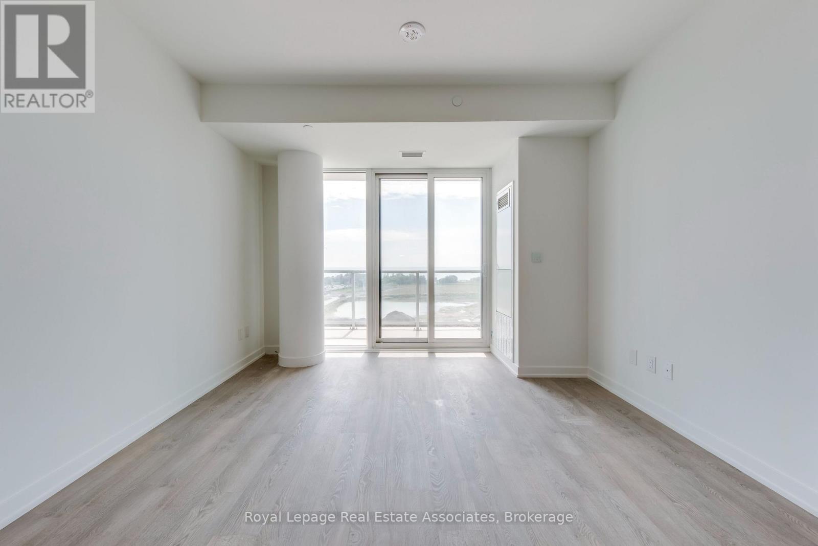 Photo 19 of 806 220 Missinnihe Way, Mississauga ON