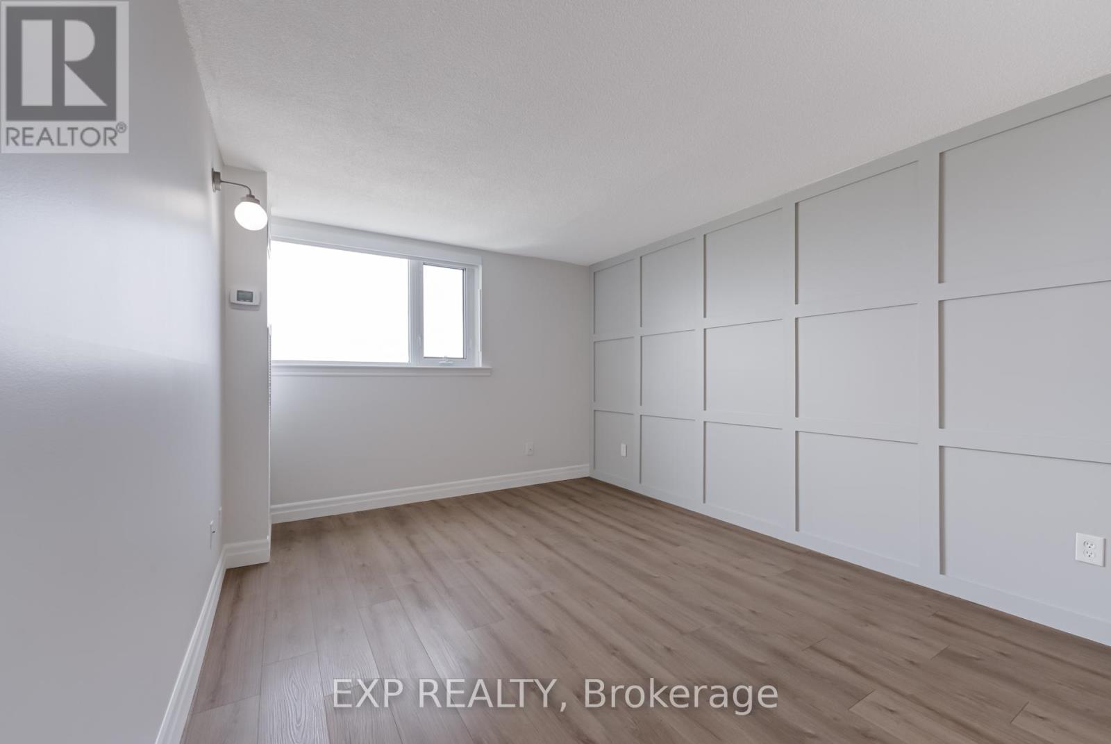 Photo 3 of 1812 270 Scarlett Road, Toronto ON