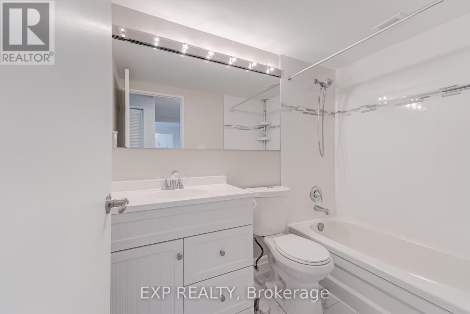 Photo 10 of 1812 270 Scarlett Road, Toronto ON