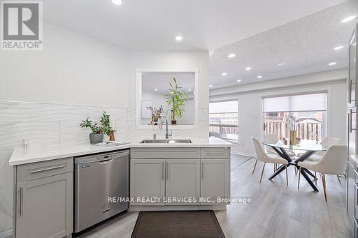 Photo 31 of 47 Heartleaf Crescent, Brampton ON