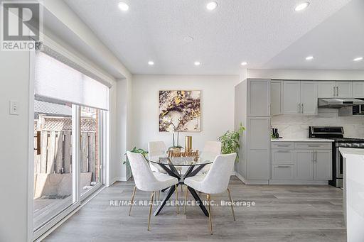 Photo 14 of 47 Heartleaf Crescent, Brampton ON