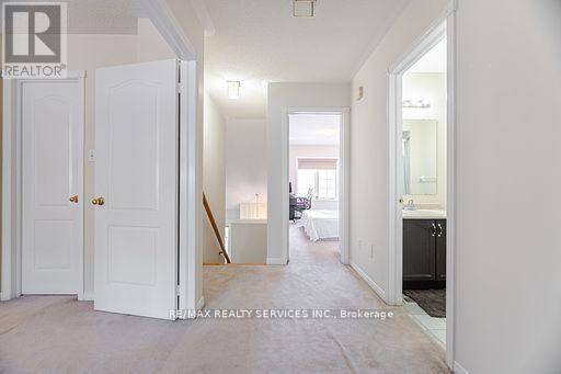 Photo 4 of 47 Heartleaf Crescent, Brampton ON