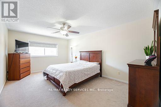 Photo 42 of 47 Heartleaf Crescent, Brampton ON