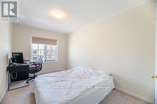 Photo 37 of 47 Heartleaf Crescent, Brampton ON