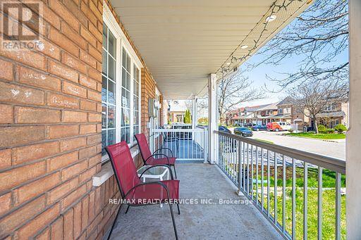 Photo 19 of 47 Heartleaf Crescent, Brampton ON