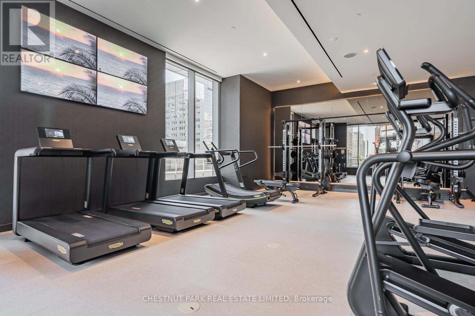 Photo 27 of 4904 11 Yorkville Avenue, Toronto ON