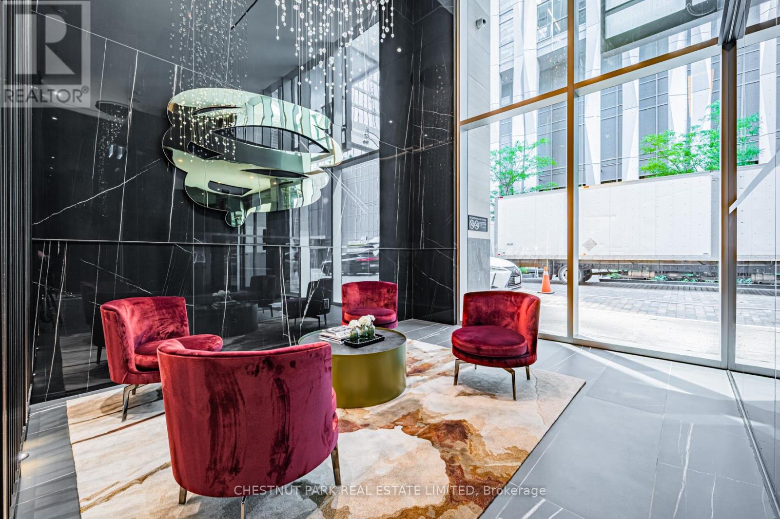 Photo 28 of 4904 11 Yorkville Avenue, Toronto ON
