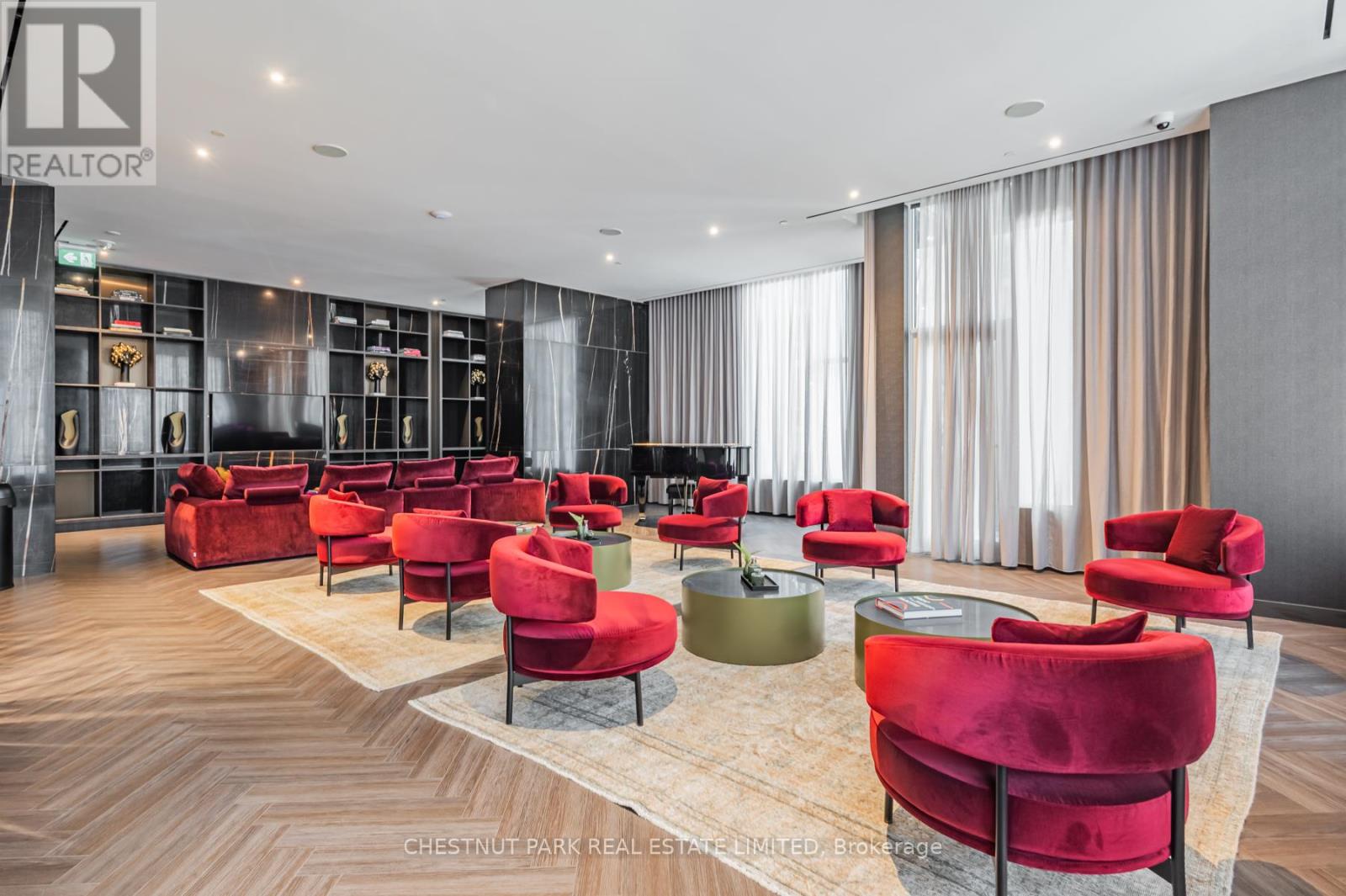 Photo 18 of 4904 11 Yorkville Avenue, Toronto ON