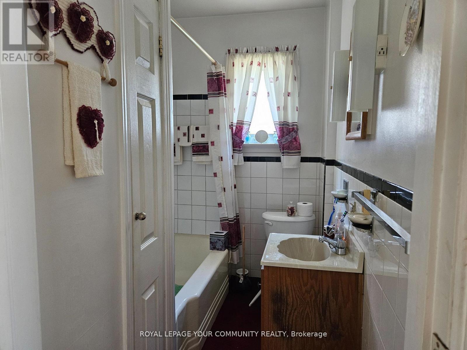 Photo 7 of 317 Connaught Avenue, Toronto ON