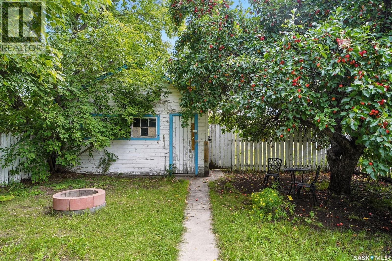 Photo 5 of 322 D Avenue S, Saskatoon SK