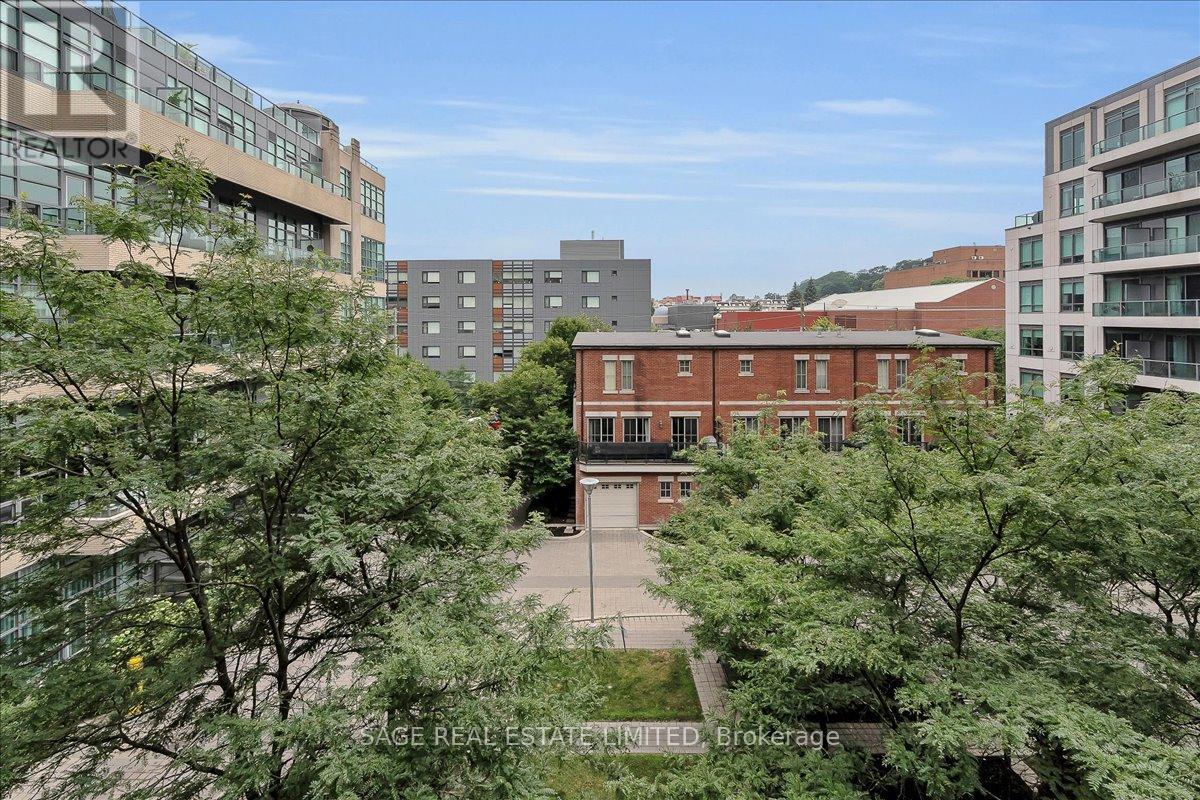 Photo 10 of 317 380 Macpherson Avenue, Toronto ON