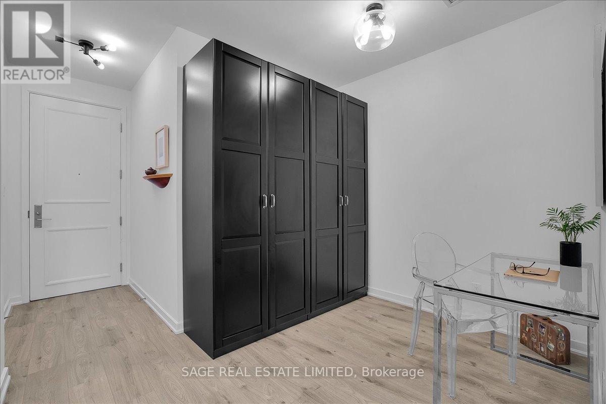 Photo 12 of 317 380 Macpherson Avenue, Toronto ON