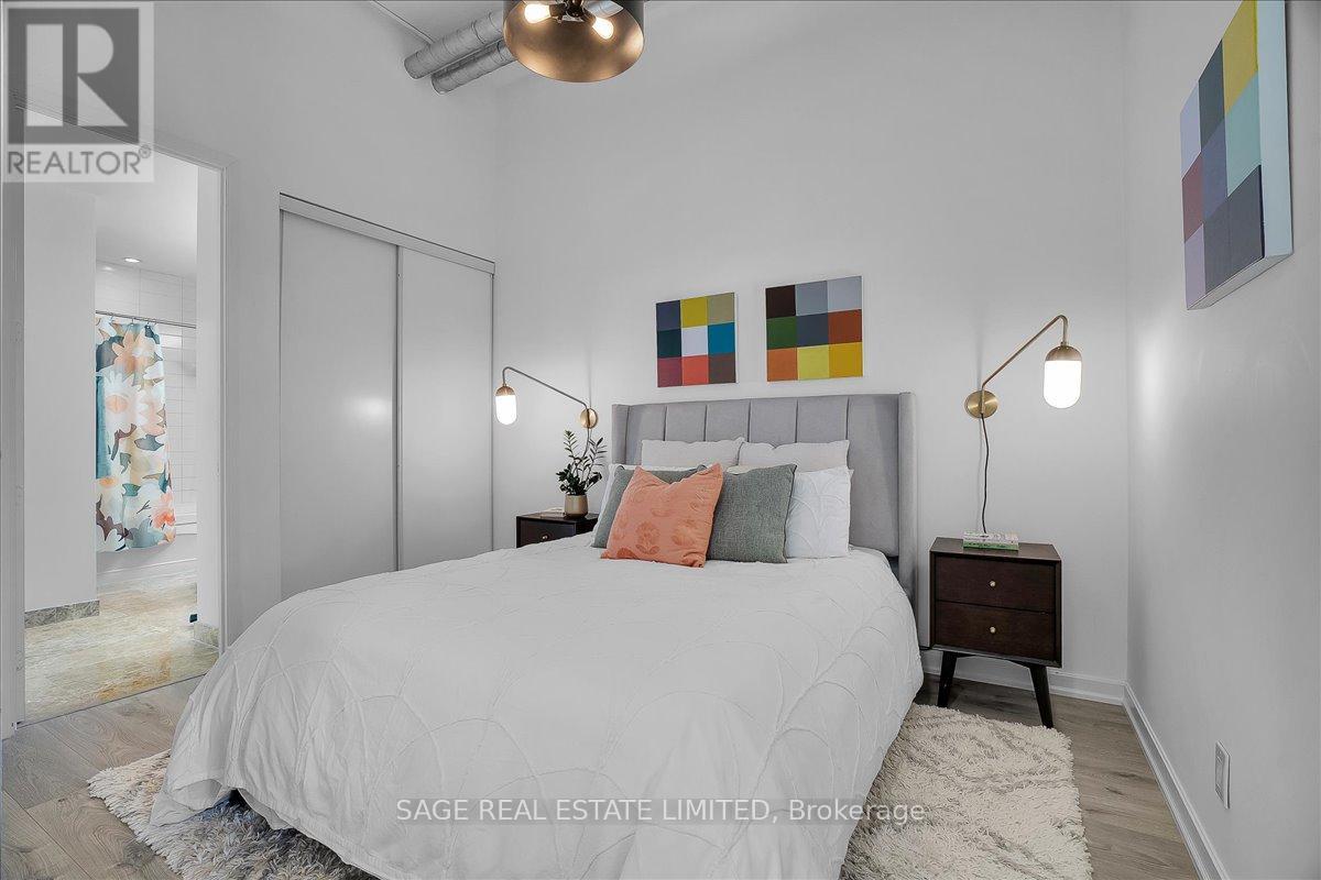 Photo 9 of 317 380 Macpherson Avenue, Toronto ON