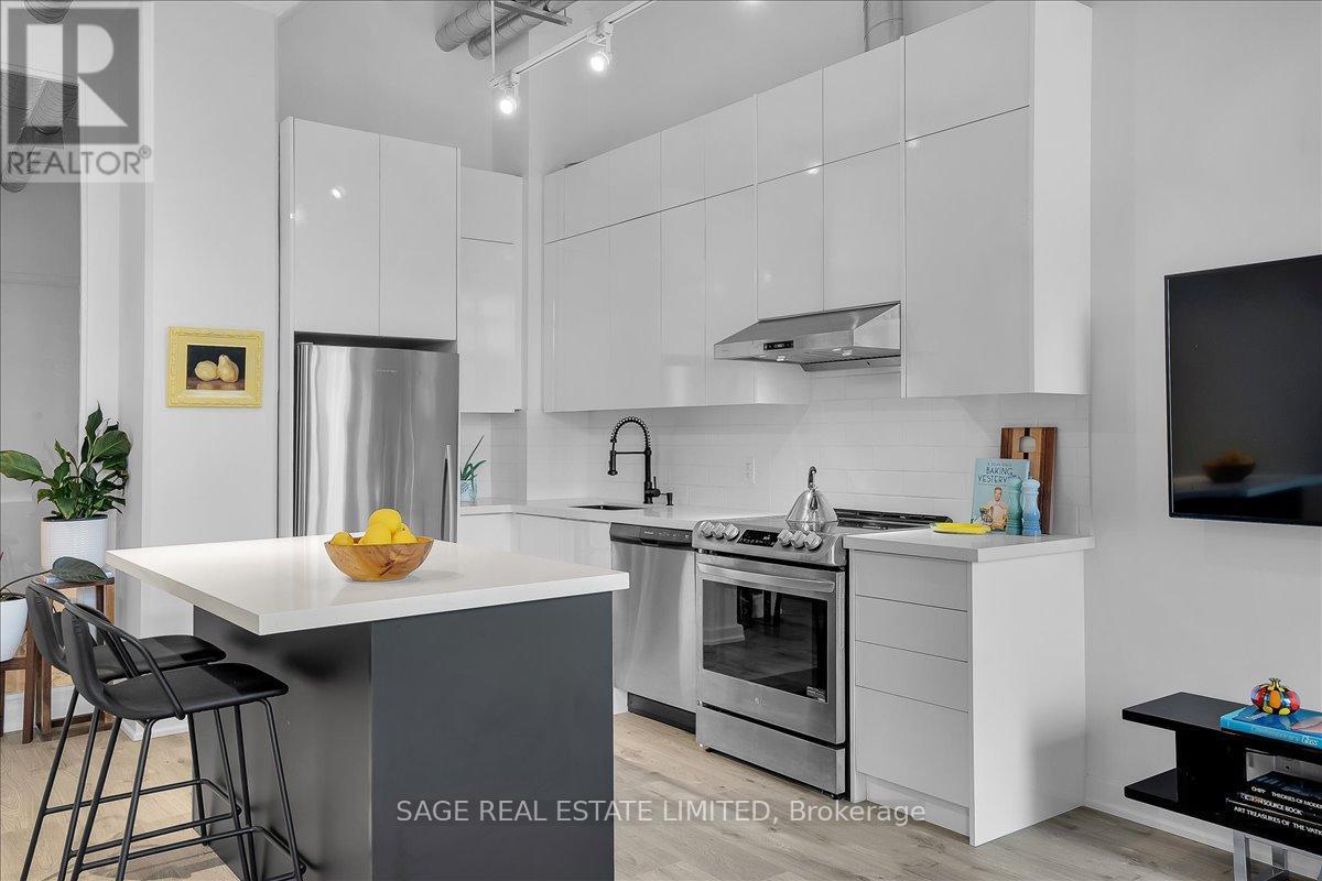 Photo 8 of 317 380 Macpherson Avenue, Toronto ON