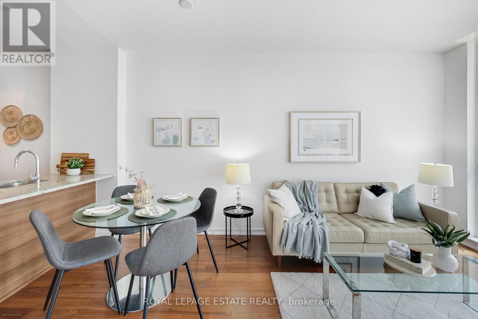 Photo 8 of 501 70 Forest Manor Road, Toronto ON